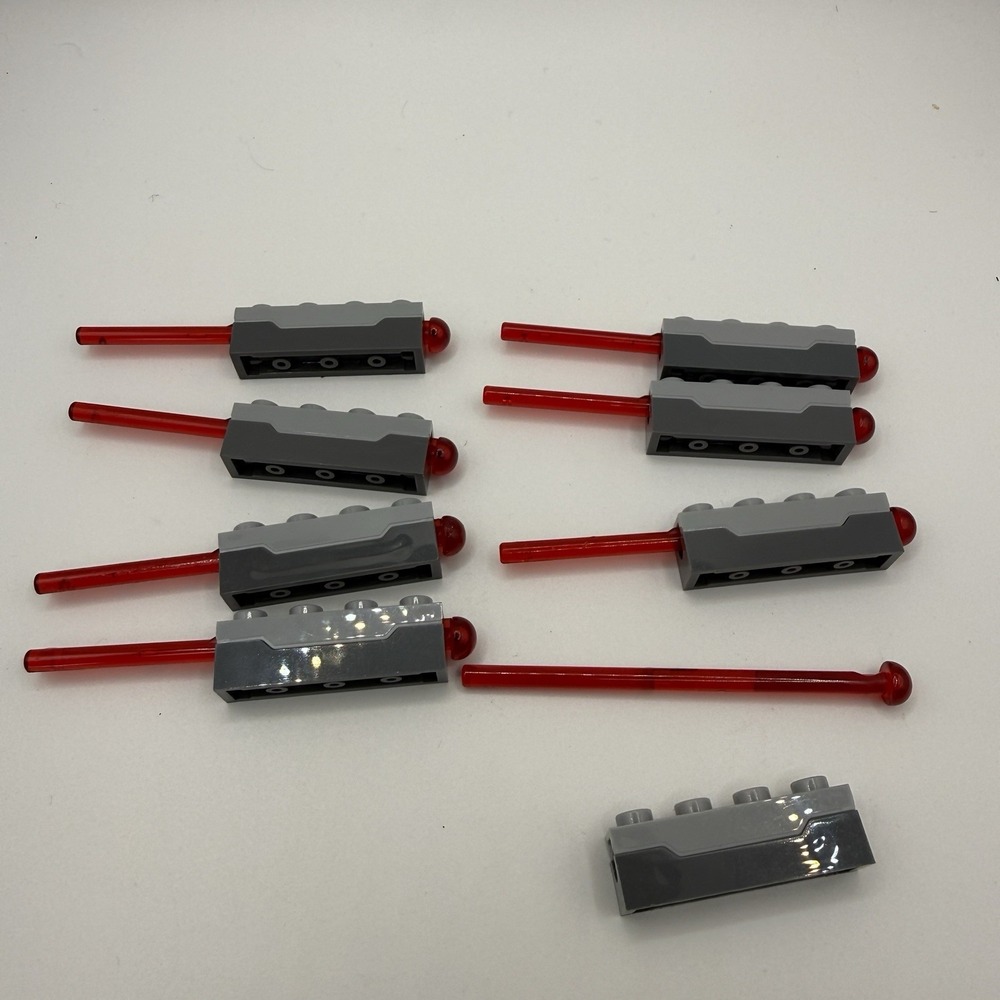 LEGO LOT of 8 Star Wars Projectile Launcher Spring Shooter and 8 Shooter Darts